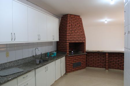 Casa para alugar com 558m², 4 quartos e 7 vagasCozinha 02