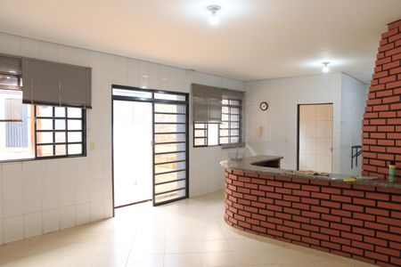 Casa para alugar com 558m², 4 quartos e 7 vagasCozinha 02