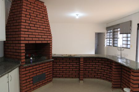 Casa para alugar com 558m², 4 quartos e 7 vagasCozinha 02