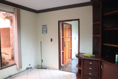 Casa para alugar com 558m², 4 quartos e 7 vagasEscritório