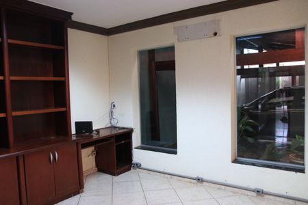 Casa para alugar com 558m², 4 quartos e 7 vagasEscritório