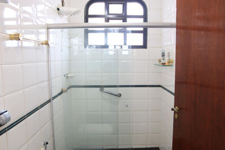 Casa para alugar com 558m², 4 quartos e 7 vagasBanheiro da Suíte 4