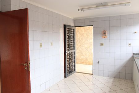 Casa para alugar com 558m², 4 quartos e 7 vagasCozinha