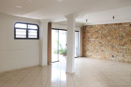 Sala de casa para alugar com 4 quartos, 558m² em Santa Genoveva, Goiânia