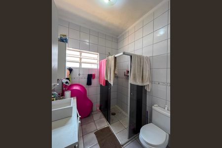 Casa à venda com 304m², 3 quartos e 4 vagas Casa à venda com 304m², 3 quartos e 4 vagasBanheiro