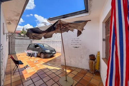 Casa à venda com 304m², 3 quartos e 4 vagas Casa à venda com 304m², 3 quartos e 4 vagasGaragem