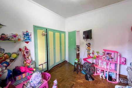 Casa à venda com 304m², 3 quartos e 4 vagas Casa à venda com 304m², 3 quartos e 4 vagasQuarto 2