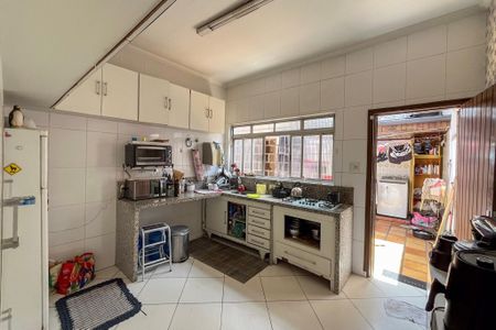 Casa à venda com 304m², 3 quartos e 4 vagas Casa à venda com 304m², 3 quartos e 4 vagasCozinha