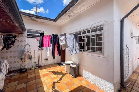 Casa à venda com 304m², 3 quartos e 4 vagas Casa à venda com 304m², 3 quartos e 4 vagasQuintal