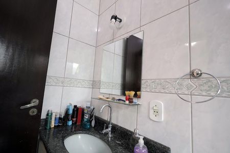 Casa à venda com 236m², 4 quartos e 4 vagasBanheiro Suíte 1