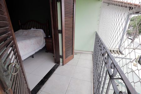 Casa à venda com 236m², 4 quartos e 4 vagasSacada Suíte 2