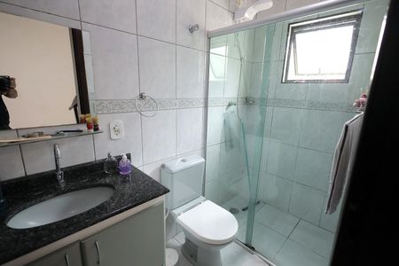 Casa à venda com 236m², 4 quartos e 4 vagasBanheiro Suíte 1