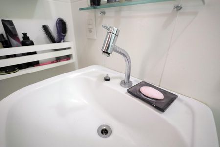 Casa à venda com 236m², 4 quartos e 4 vagasBanheiro Suíte 2