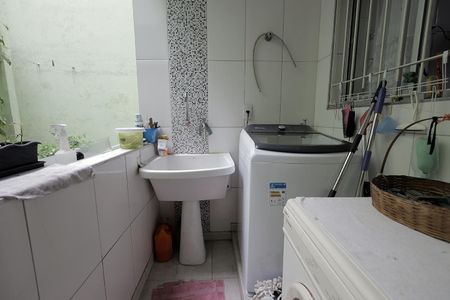 Casa à venda com 236m², 4 quartos e 4 vagasÁrea de Serviço