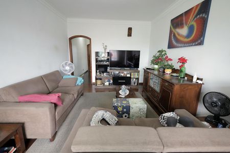 Casa à venda com 236m², 4 quartos e 4 vagasSala