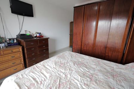 Casa à venda com 236m², 4 quartos e 4 vagasQuarto Suíte 2