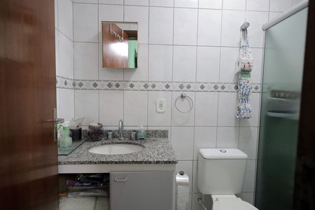 Casa à venda com 236m², 4 quartos e 4 vagasBanheiro