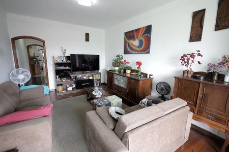 Casa à venda com 236m², 4 quartos e 4 vagasSala