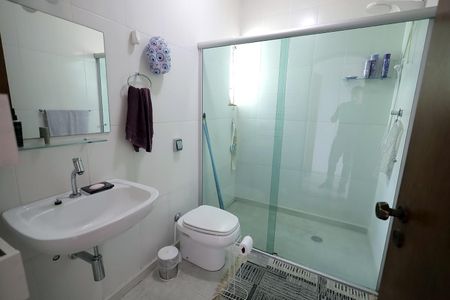 Casa à venda com 236m², 4 quartos e 4 vagasBanheiro Suíte 2