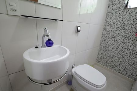 Casa à venda com 236m², 4 quartos e 4 vagasBanheiro