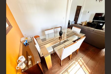 Apartamento à venda com 80m², 3 quartos e 1 vaga Apartamento à venda com 80m², 3 quartos e 1 vagaSala