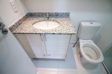 Banheiro de apartamento para alugar com 2 quartos, 63m² em Vila Cruzeiro, São Paulo