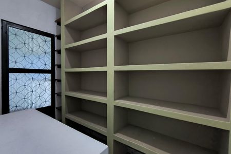 Apartamento à venda com 153m², 3 quartos e 3 vagas Apartamento à venda com 153m², 3 quartos e 3 vagasDespensa