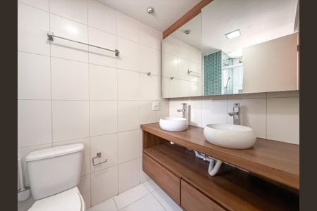 Apartamento para alugar com 98m², 3 quartos e 2 vagas Apartamento para alugar com 98m², 3 quartos e 2 vagasBanheiro da Suíte