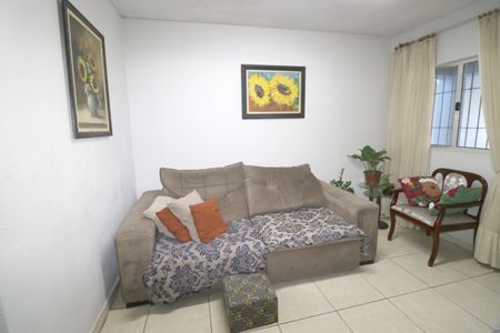 Casa para alugar com 180m², 3 quartos e 2 vagasSala