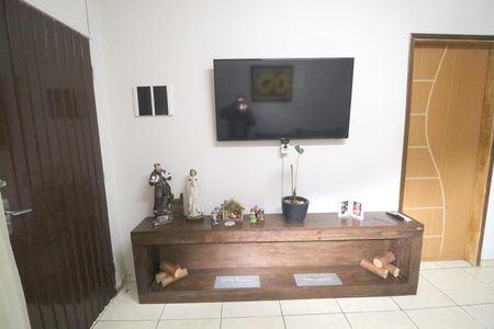 Casa para alugar com 180m², 3 quartos e 2 vagasSala