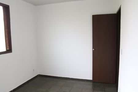 Quarto 01 de apartamento para alugar com 2 quartos, 60m² em Setor Goiânia 2, Goiânia