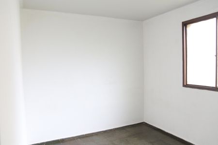 Quarto 01 de apartamento para alugar com 2 quartos, 60m² em Setor Goiânia 2, Goiânia