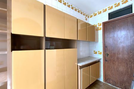 Apartamento para alugar com 120m², 3 quartos e 2 vagas Apartamento para alugar com 120m², 3 quartos e 2 vagasÁrea de Serviço