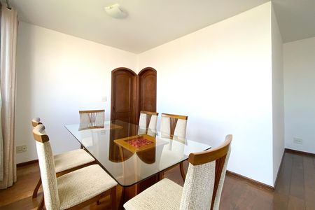 Apartamento para alugar com 120m², 3 quartos e 2 vagas Apartamento para alugar com 120m², 3 quartos e 2 vagasSala de Jantar