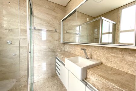 Apartamento para alugar com 120m², 3 quartos e 2 vagas Apartamento para alugar com 120m², 3 quartos e 2 vagasBanheiro da Suíte