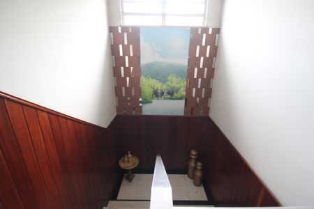 Casa à venda com 340m², 3 quartos e 4 vagasSala - Escada