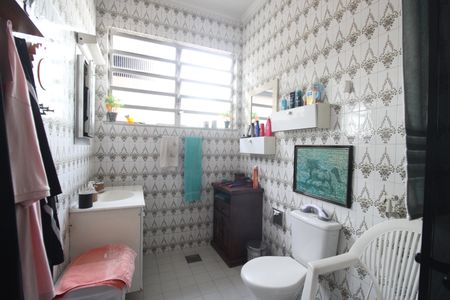 Casa à venda com 340m², 3 quartos e 4 vagasBanheiro social