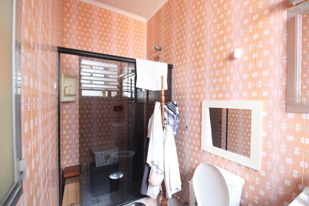 Casa à venda com 340m², 3 quartos e 4 vagasBanheiro da suíte