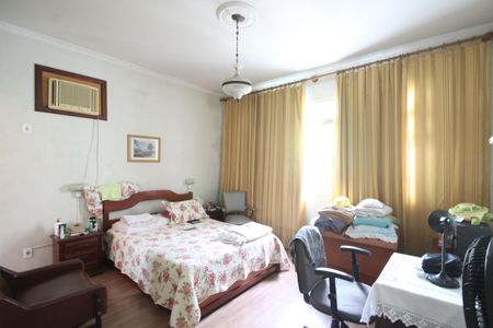 Casa à venda com 340m², 3 quartos e 4 vagasSuíte