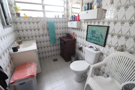 Casa à venda com 340m², 3 quartos e 4 vagasBanheiro social