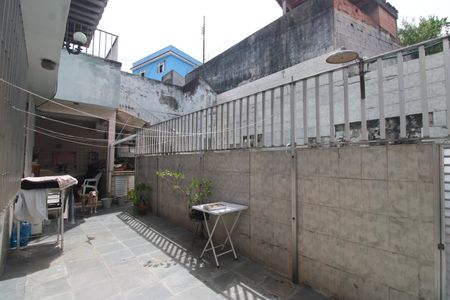 Casa à venda com 340m², 3 quartos e 4 vagasFundos 