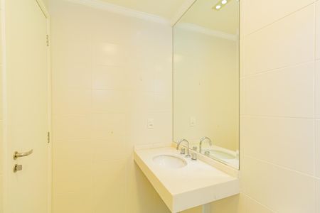 Apartamento à venda com 133m², 3 quartos e 3 vagasBanheiro da Suíte 2