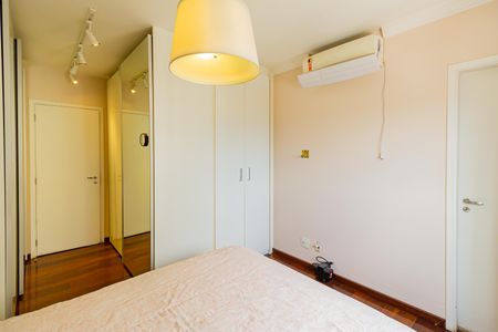 Apartamento à venda com 133m², 3 quartos e 3 vagasSuíte 1