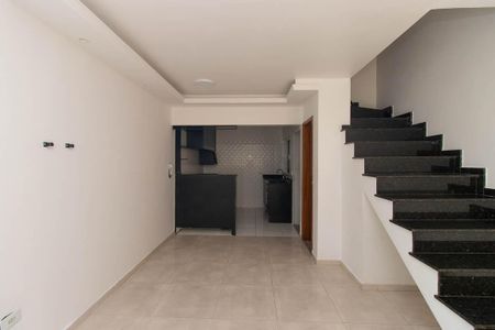 Sala de casa de condomínio para alugar com 2 quartos, 60m² em Tremembé, São Paulo