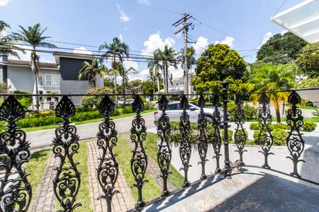 Casa de condomínio à venda com 300m², 3 quartos e 4 vagasVaranda