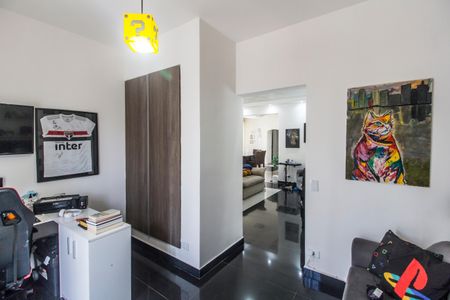 Casa de condomínio à venda com 300m², 3 quartos e 4 vagasEscritório