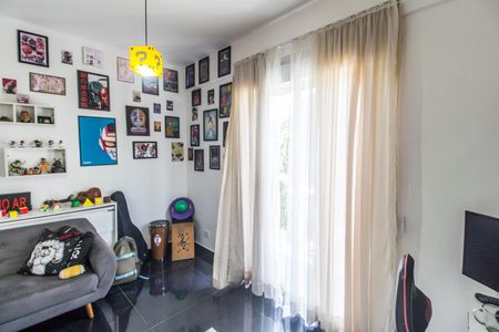 Casa de condomínio à venda com 300m², 3 quartos e 4 vagasEscritório