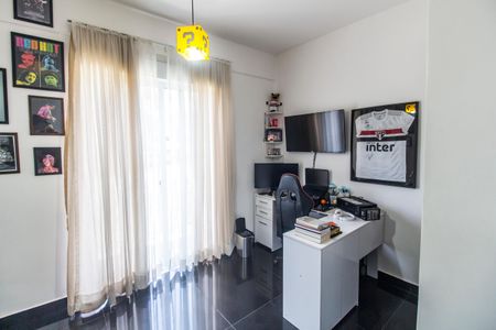 Casa de condomínio à venda com 300m², 3 quartos e 4 vagasEscritório