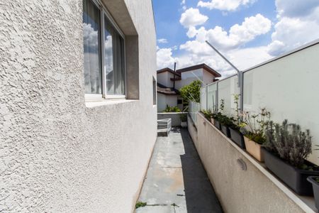 Casa de condomínio à venda com 300m², 3 quartos e 4 vagasCorredor