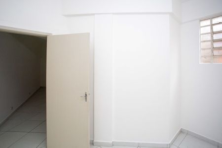 Quarto de casa para alugar com 2 quartos, 40m² em Jardim Luso, São Paulo